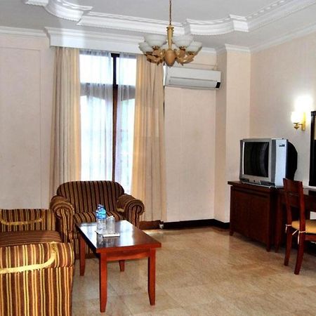 Pia Hotel Pangkalpinang Pangkalan Baru Exterior photo